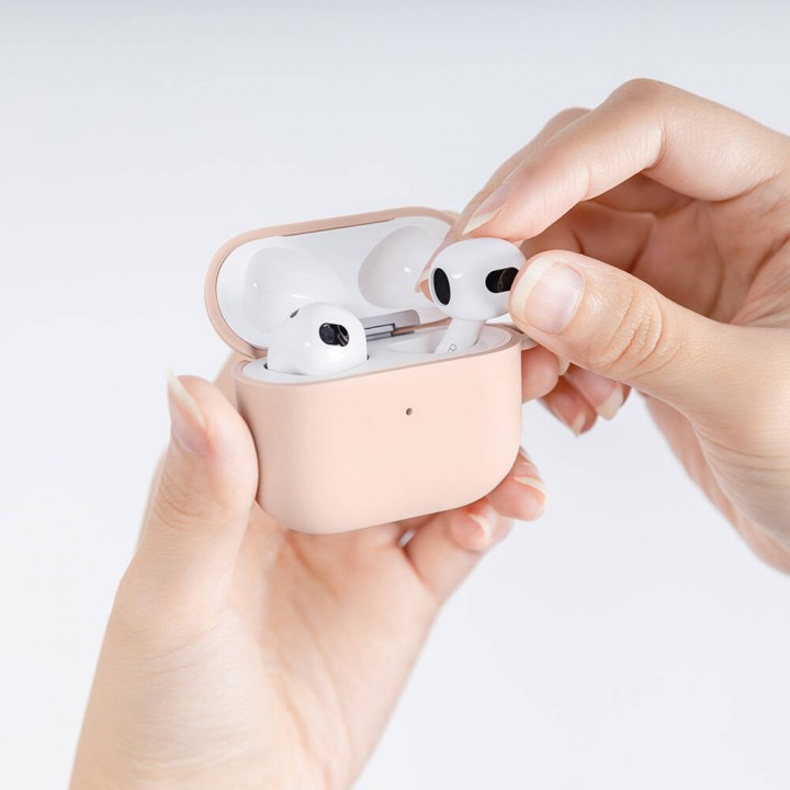 Apple Airpods 3. Nesil Kılıf Yumuşak Dokunuşlu Likit Silikon Tasarımlı Lisanslı Switcheasy Skin Kapak