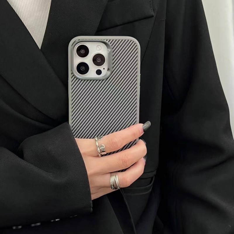 Bal-z Apple iPhone 14 Pro Max Kılıf M-safe Şarj Özellikli Karbon Fiber Görünümlü  Troy Kapak