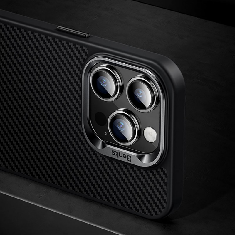 Bal-z Apple iPhone 15 Kılıf Karbon Fiber M-safe Şarj Özellikli Benks Hybrid ArmorPro 600D Kevlar Kapak