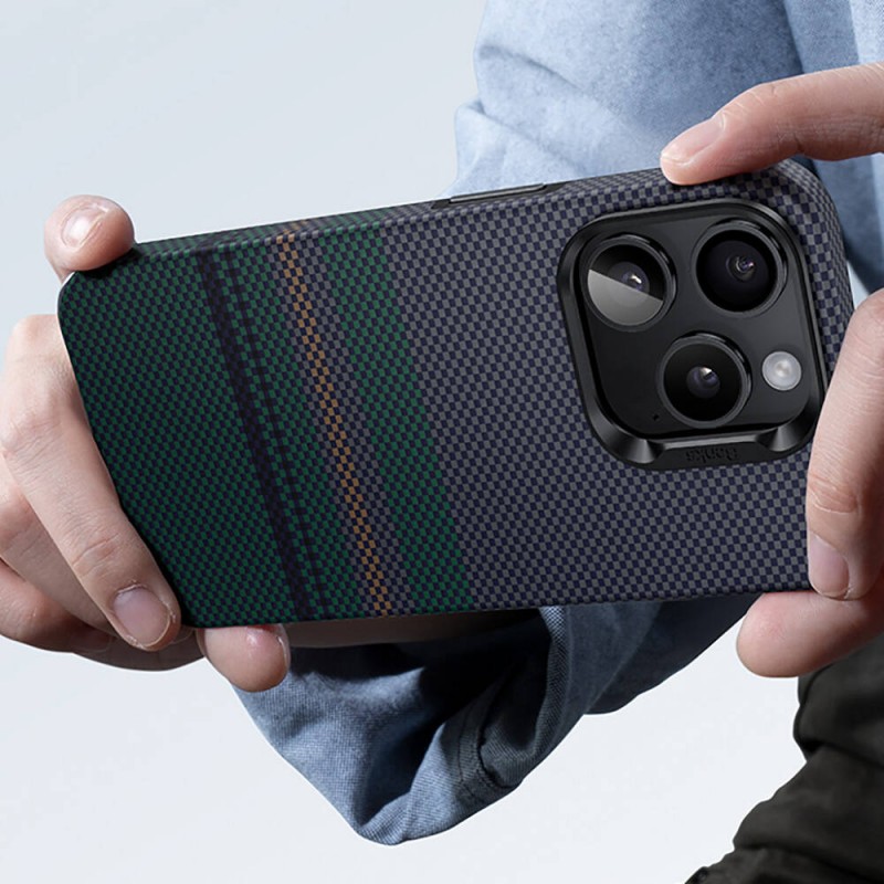 Bal-z Apple iPhone 15 Pro Kılıf M-safe Şarj Özellikli Karbon Fiber Tasarımlı Benks Aurora ArmorPro Kevlar Kapak