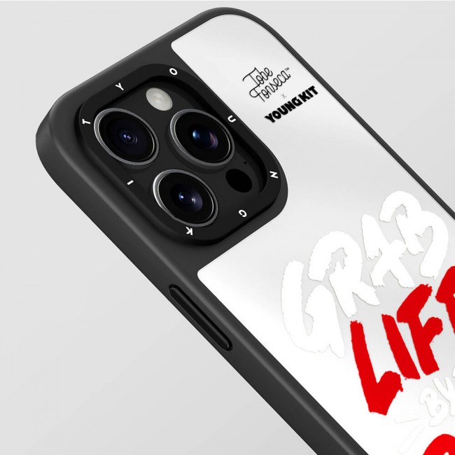 Apple iPhone 15 Pro Kılıf Tobias Fonseca Tasarımlı Youngkit Mirror Kapak Apple iPhone 15 Pro Kılıf Tobias Fonseca Tasarımlı Youngkit Mirror Kapak