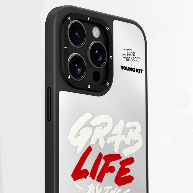 Apple iPhone 15 Pro Kılıf Tobias Fonseca Tasarımlı Youngkit Mirror Kapak Apple iPhone 15 Pro Kılıf Tobias Fonseca Tasarımlı Youngkit Mirror Kapak