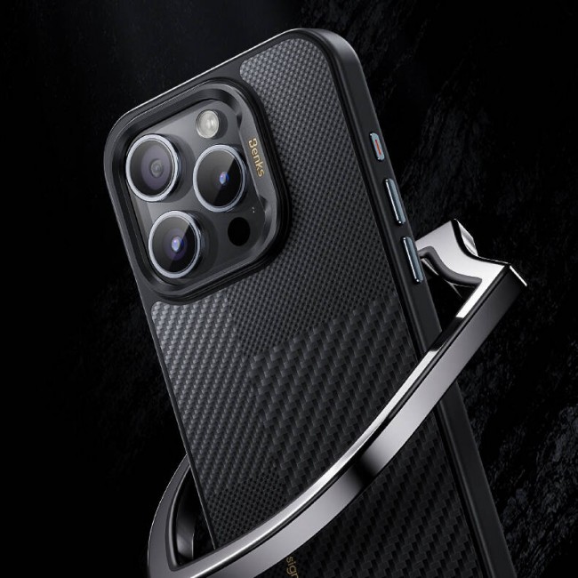 Apple iPhone 16 Plus Kılıf Magsafe Şarj Özellikli Karbon Fiber Benks Montage Hybrid ArmorPro Kevlar Kapak Apple iPhone 16 Plus Kılıf Magsafe Şarj Özellikli Karbon Fiber Benks Montage Hybrid ArmorPro Kevlar Kapak