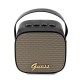 Guess Orjinal Lisanslı Askılı PU Deri Yazı Logolu 5W Bluetooth Speaker Guess Orjinal Lisanslı Askılı PU Deri Yazı Logolu 5W Bluetooth Speaker