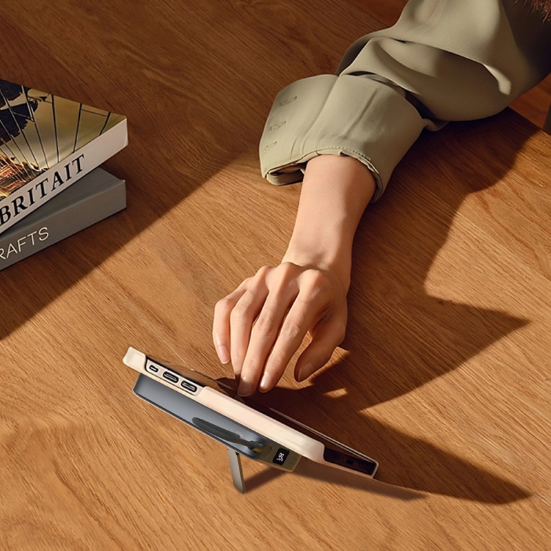 Bal-z Lenyes PW1009D PD 35W Qi2 Teknolojili Type-C Kablolu Standlı Wireless Powerbank 15W 10000mAh