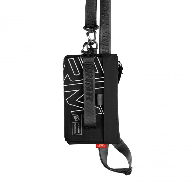 Skinarma Clutch Jager Boyun Askı Kayışlı Çapraz Vücut Çantası Skinarma Clutch Jager Boyun Askı Kayışlı Çapraz Vücut Çantası