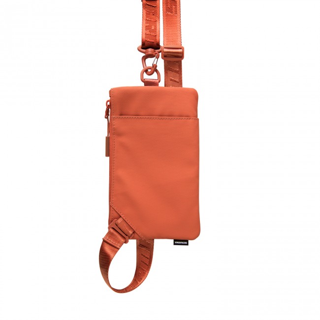 Skinarma Clutch Juno Boyun Askı Kayışlı Çapraz Vücut Çantası Skinarma Clutch Juno Boyun Askı Kayışlı Çapraz Vücut Çantası